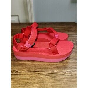 Women's Teva Flatform Universal sandals; Hot Pink Color. US Size 9